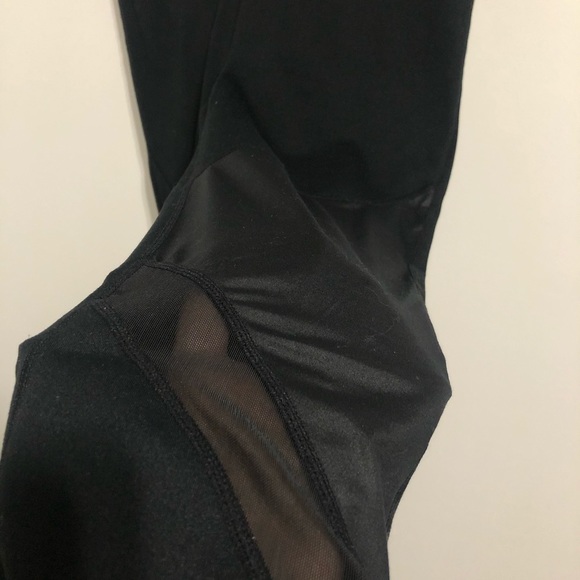 Black Fabletics mesh panel leggings - Picture 6 of 9